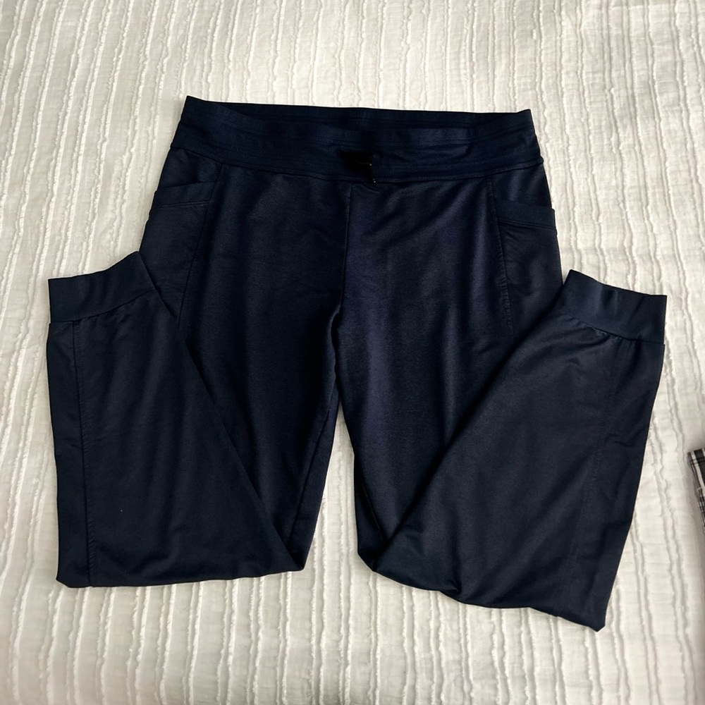 32 COOL MEN JOGGERS